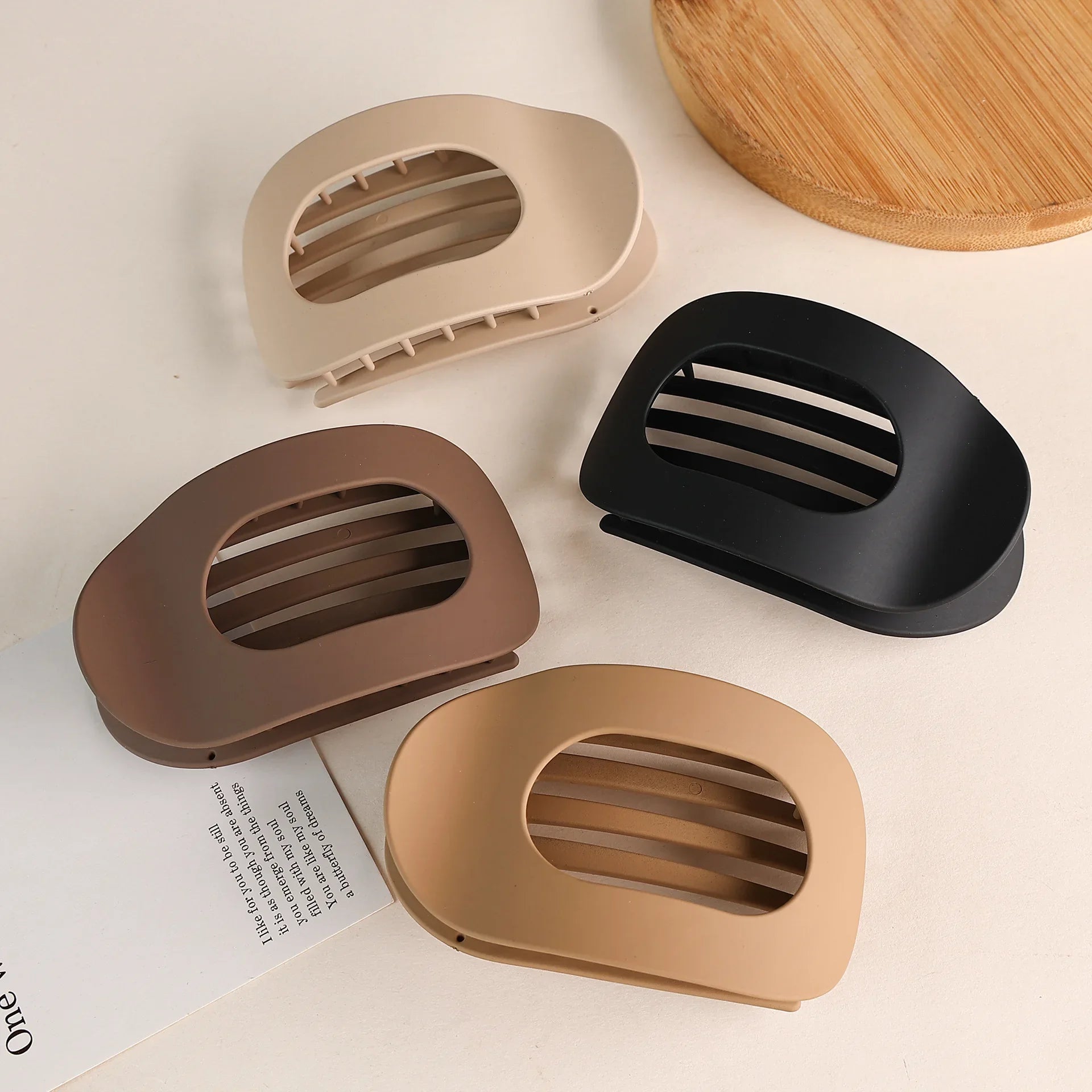 Κλιπ Μαλλιών Leopard Oval – Matte Acrylic Barrette