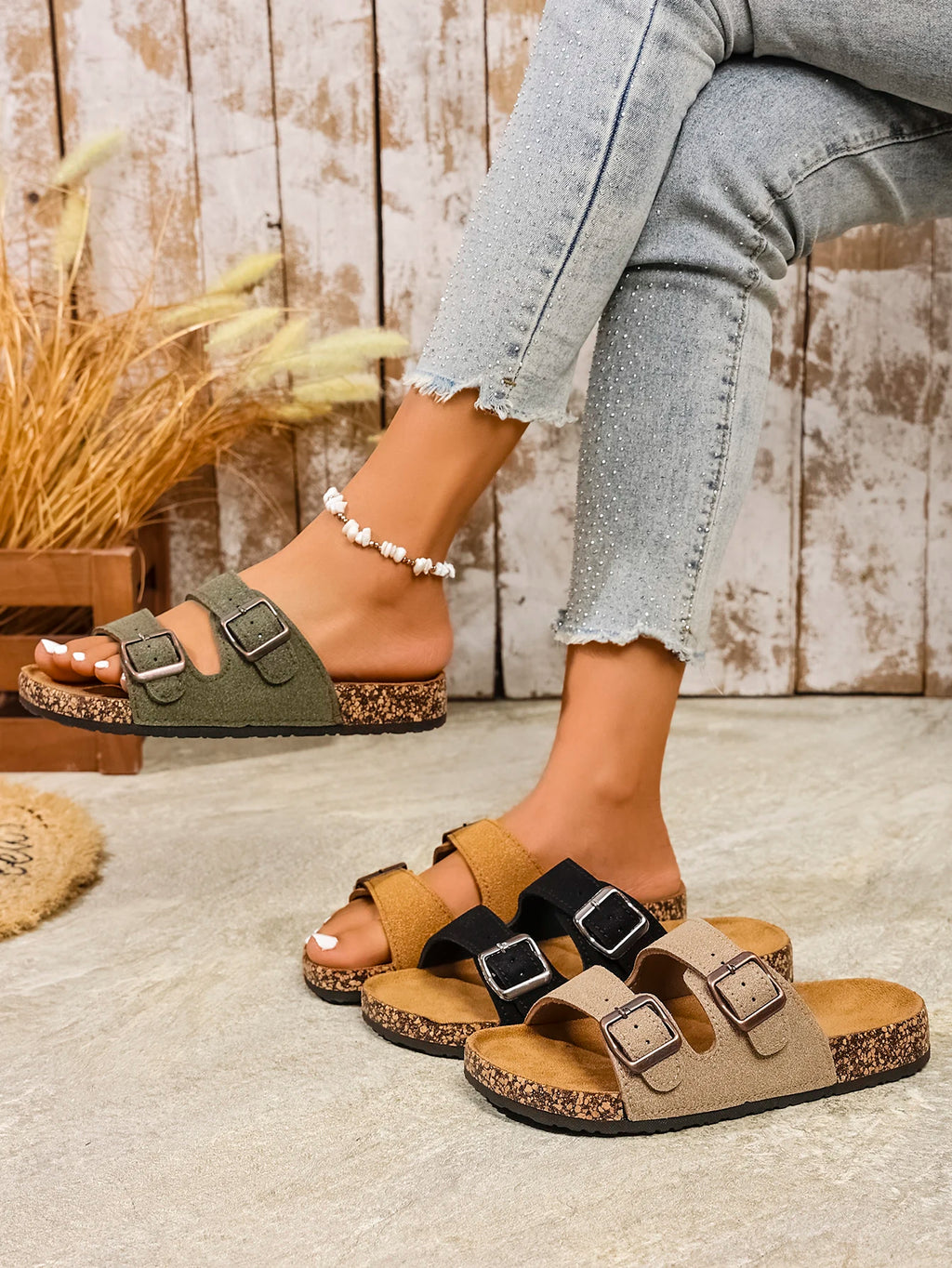 Γυναικεία Mules με Ρυθμιζόμενη Πόρπη – Vintage Στυλ & Άνεση
